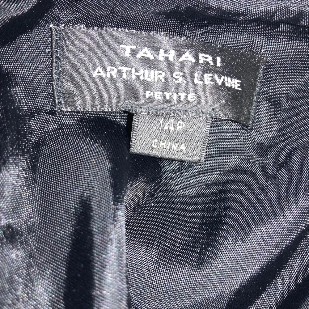 Tahari ASL sheath dress Sz 14P sleeveless side ruffle detail Little Black Dress - Picture 8 of 9
